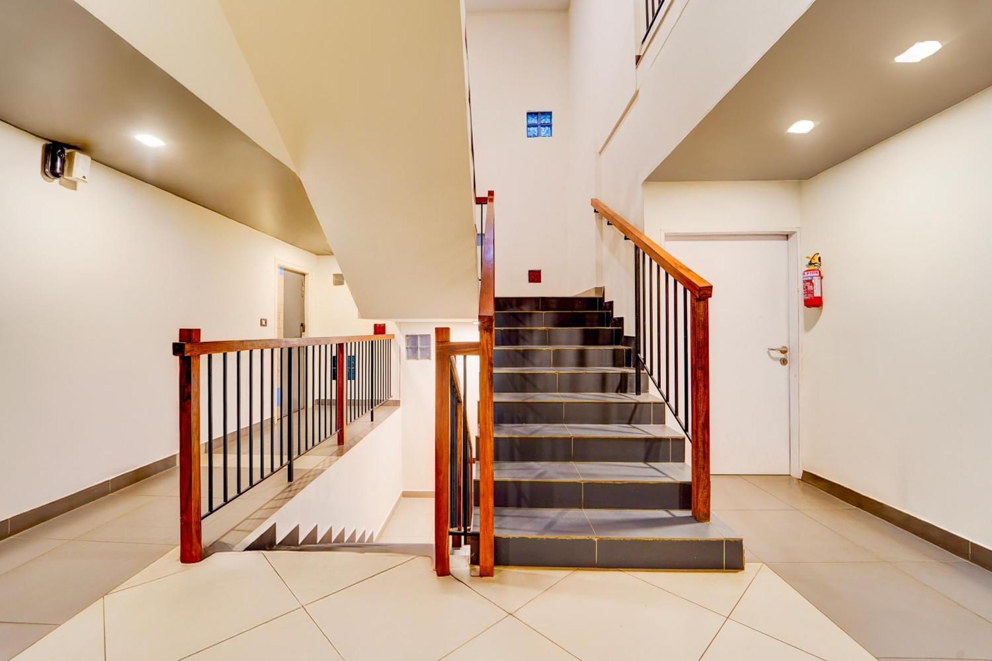 Super Townhouse Oak Mangalor Kültér fotó