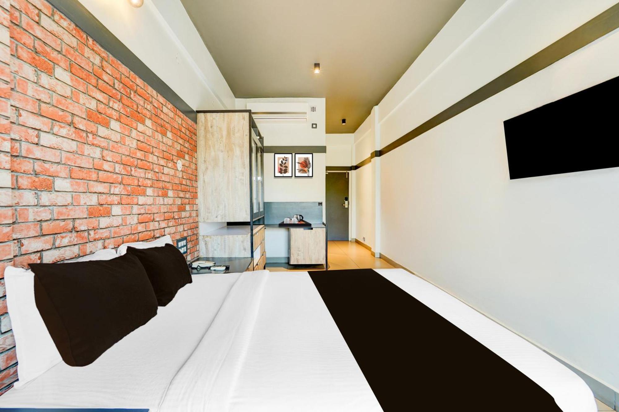 Super Townhouse Oak Mangalor Kültér fotó